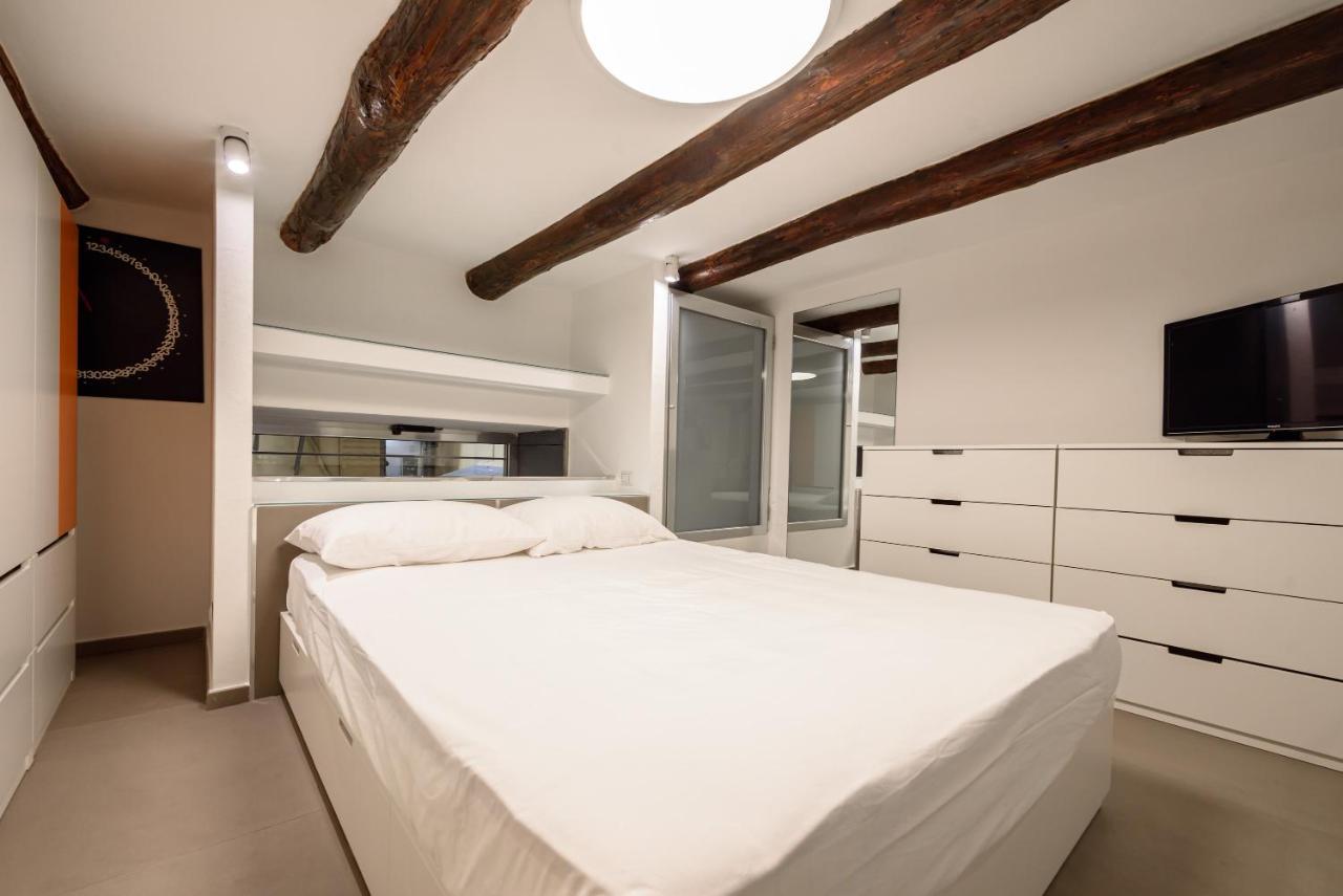 Riviera Di Chiaia 155 Apartment เนเปิลส์ ภายนอก รูปภาพ