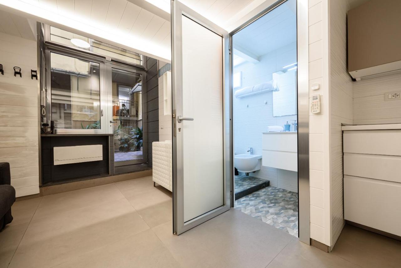 Riviera Di Chiaia 155 Apartment เนเปิลส์ ภายนอก รูปภาพ