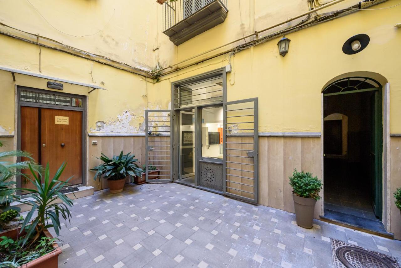 Riviera Di Chiaia 155 Apartment เนเปิลส์ ภายนอก รูปภาพ
